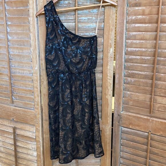 Vince Camuto One Shoulder Sequin Dress Size 2 - Picture 8 of 8